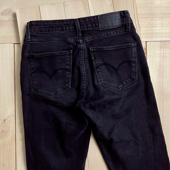 Levi’s 811 Curvy Skinny Jean In Black Discontinued - Picture 8 of 16